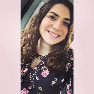 Meet your Posher, Alexis